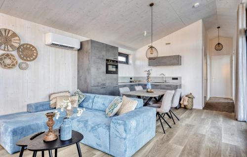 Kerkdriel House | Awesome Home In Kerkdriel With Wifi