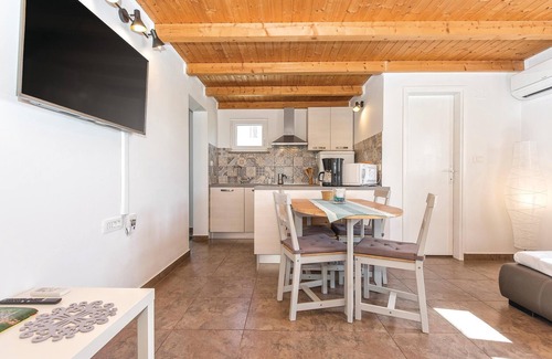 Diminici House | Awesome home in Koromacno with WiFi