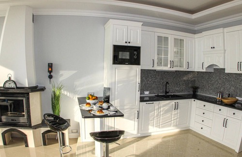 Mirac House | Awesome home in Kotor