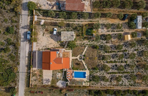 Velim House | Awesome home in Krkovic with sauna