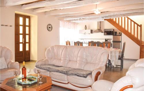 Le Cambout House | Awesome Home In Le Cambout With Wifi