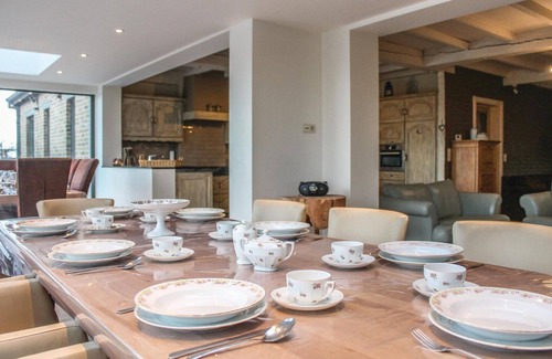 Lo-Reninge House | Awesome home in Lo-Reninge with WiFi