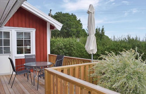 Hagaby House | Awesome home in Löttorp with kitchen