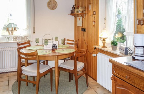 Hunerbach House | Awesome home in Müllenbach with kitchen