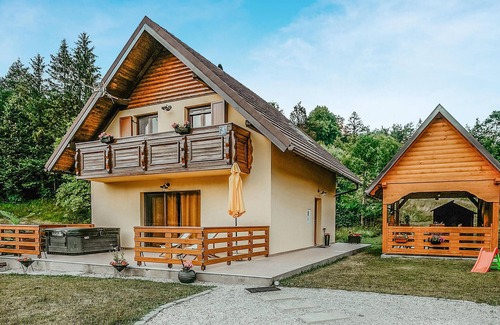Brestova Draga House | Awesome home in Mrkopalj with kitchen