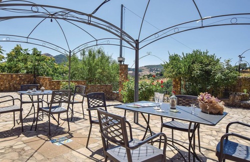 Nicosia House | Awesome home in Nicosia with WiFi
