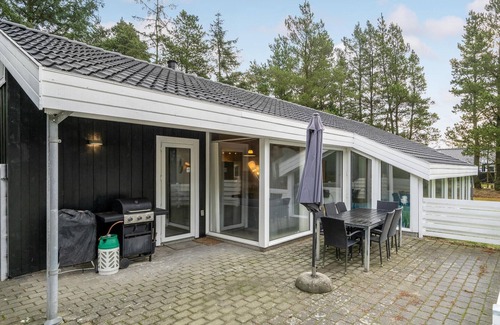 Houstrup House | Awesome home in Nørre Nebel with sauna