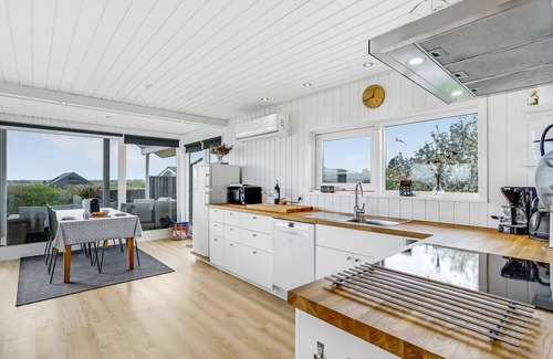Ronbjerg House | Awesome home in øster assels with sauna