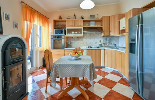 Pag House | Awesome home in Pag with WiFi
