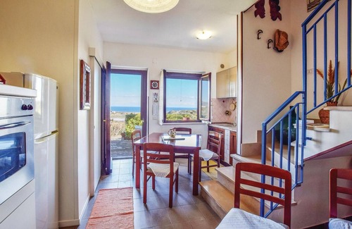 Petrizzi House | Awesome home in Petrizzi with WiFi