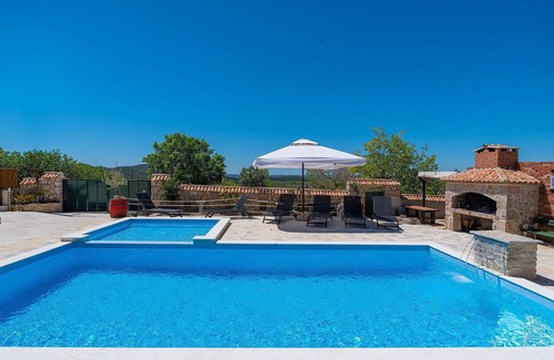 Benkovac House | Awesome home in Polaca