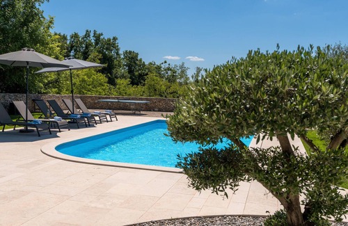 Visnjan House | Awesome home in Porec