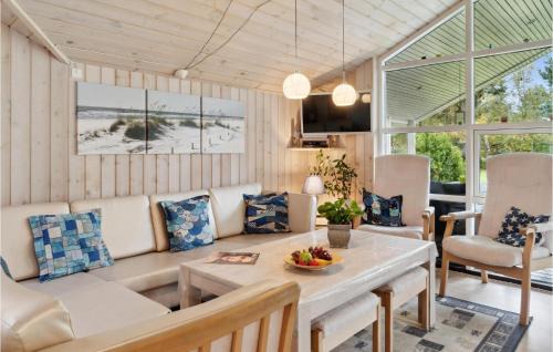 Kramnitse House | Awesome Home In Rødby With Kitchen