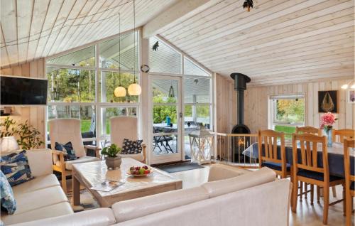 Kramnitse House | Awesome Home In Rødby With Kitchen