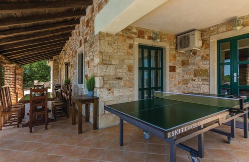 Mofardini House | Awesome home in Radetici