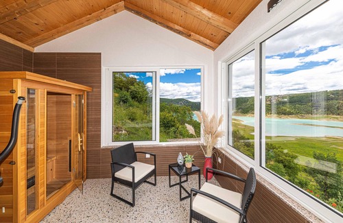 Prolozac House | Awesome home in Ricice with sauna