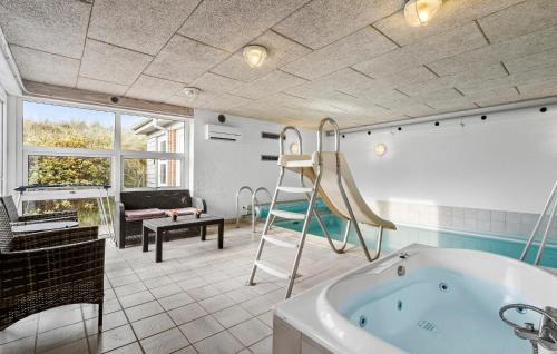 Houvig House | Awesome Home In Ringkøbing With Wifi