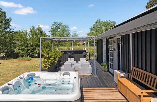 Kramnitse House | Awesome home in Rødby with sauna