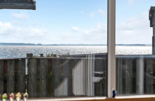 Ronde House | Awesome home in Rønde with kitchen