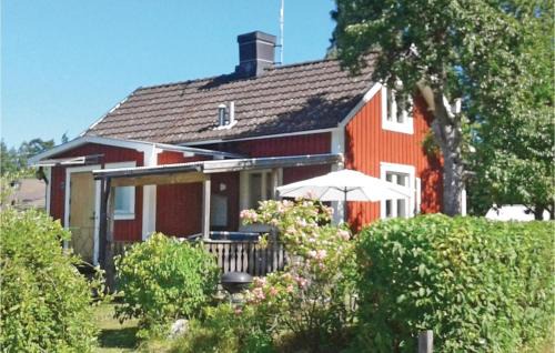 Sjotorp House | Awesome Home In Sjötorp With Wifi