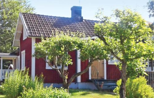Sjotorp House | Awesome Home In Sjötorp With Wifi