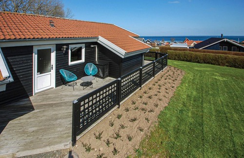 Grønninghoved Strand House | Awesome home in Sjølund with sauna