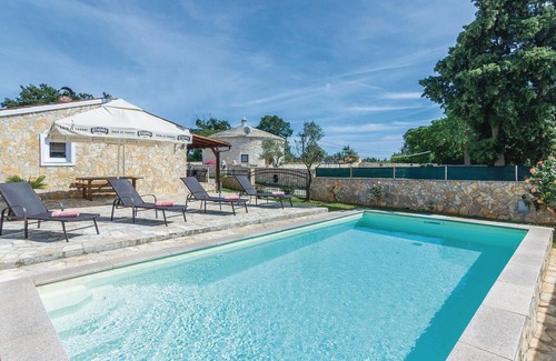 Jursici House | Awesome home in Skicini with kitchen