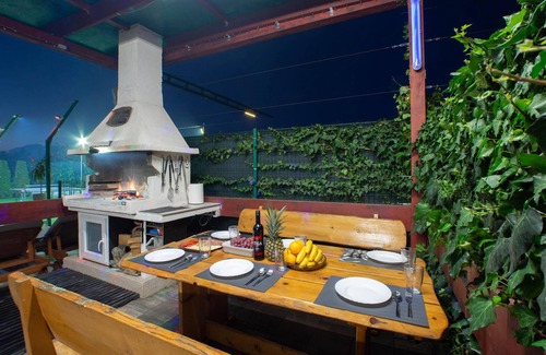 Dracevac House | Awesome home in Split with WiFi