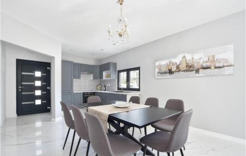 Kamen House | Awesome Home In Split With Wifi