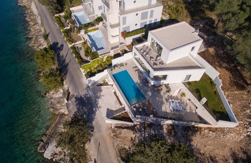Splitska House | Awesome home in Splitska with sauna