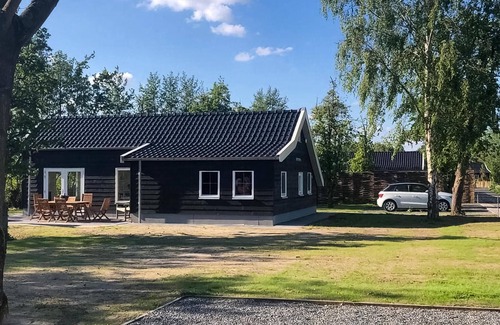Zwanegat House | Awesome home in Strijen with WiFi
