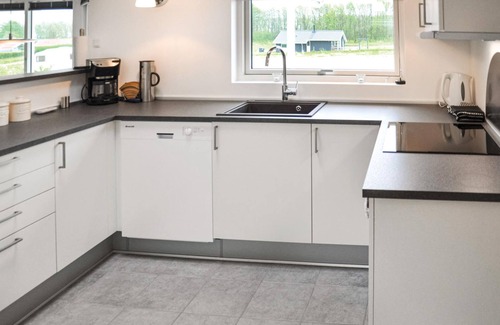 Mommark Strand House | Awesome home in Sydals with kitchen