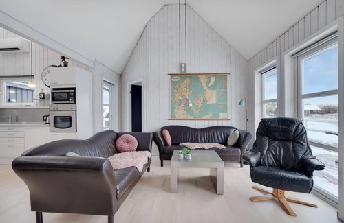 Skaven Strand House | Awesome home in Tarm with sauna