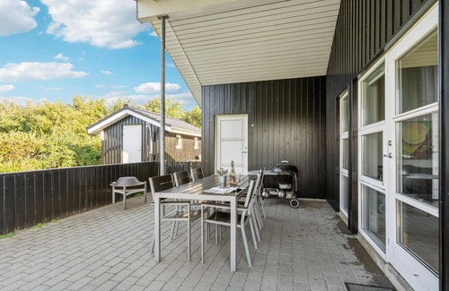 Skaven Strand House | Awesome home in Tarm with sauna
