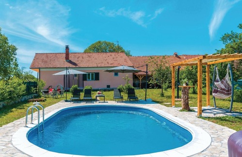 Unesic House | Awesome home in Unesic