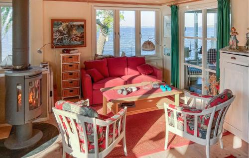 Mauritsberg House | Awesome Home In Vikbolandet With Sauna