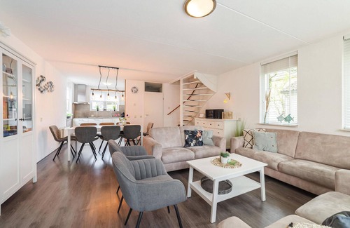 Wemeldinge House | Awesome home in Wemeldinge with sauna