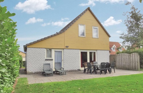 Wemeldinge House | Awesome home in Wemeldinge with sauna
