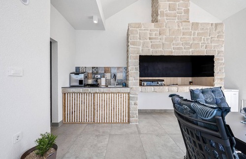 Zaboric House | Awesome home in Zaboric
