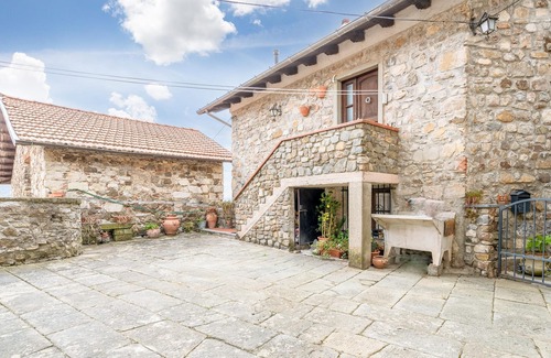 Casone Carpinelli House | Awesome home in Frazione Antognano