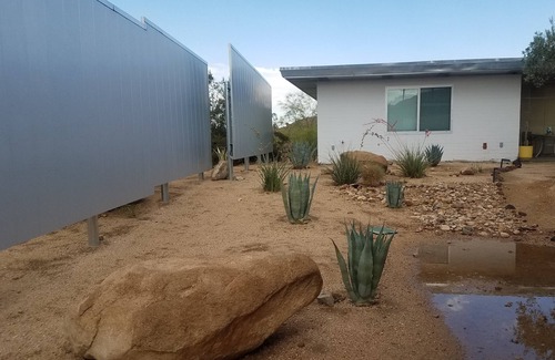 Joshua Tree Apartment | Awesome Joshua Tree ADU perfect for singles/couples with magical views &boulders