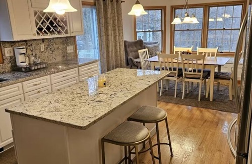 New Fairfield House | Awesome Lake Home with tons of fun!