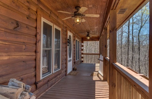 Rutherfordton Cabin | AWESOME Pet Friendly Cabin - 7 Minutes To Tryon International - Sleeps 5