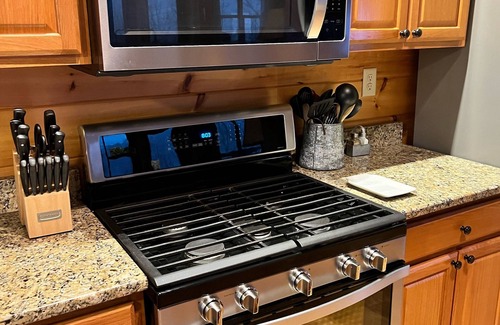 Bryson City Cabin | Awesome Views at High Elevations - 1 bedroom with King bed, 3 bath cabin