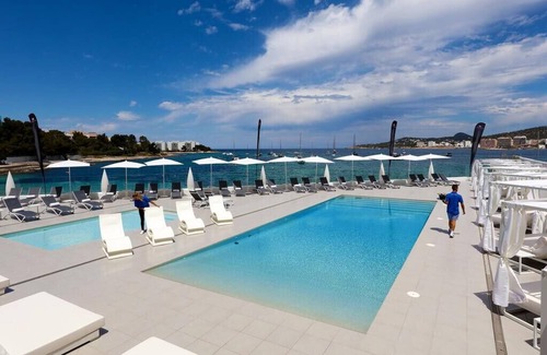 San Antonio Bay Apartment | AXBEASA-1BDCV/⚝Beachfront 2 Pools + ☘ SPA & Gym + Sauna & HotTub