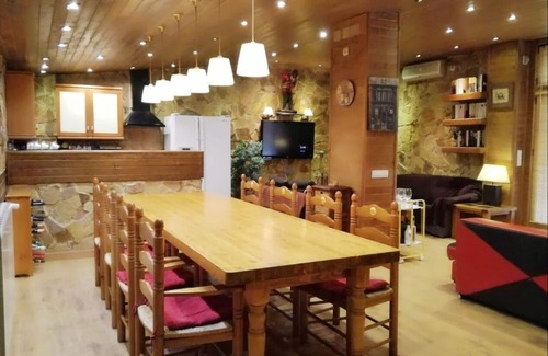 Biar Ski Chalet | AXIER-2 Private pool house for 4 to 14 Guests