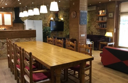 Biar Ski Chalet | AXIER-2 Private pool house for 4 to 14 Guests
