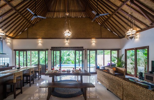Andong Villa | Axros villa with stunning junggle view