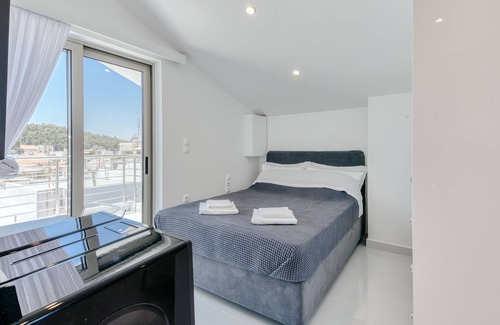 Dafni-Ymittos Apartment | Ayla Studio Athens