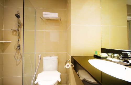 Pekanbaru Hotel | Ayola First Point Hotel Pekanbaru